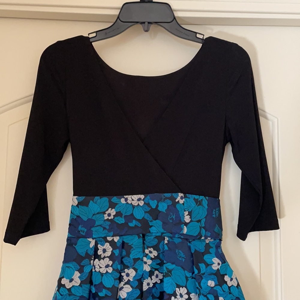Adrianna Papell wrap dress - Picture 3 of 8